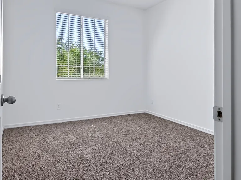 7516 S 27th Pl — Photo 17