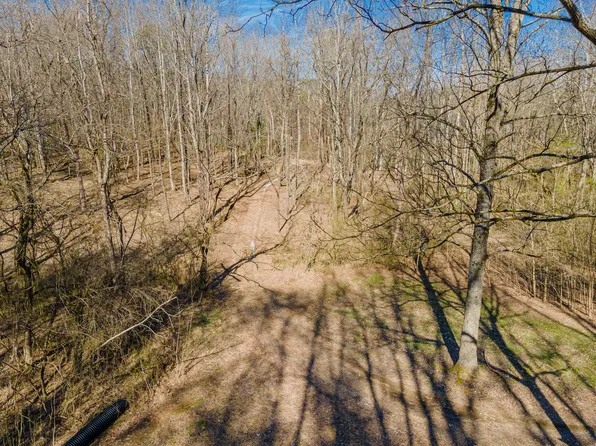 3951 University Dr, Ooltewah, TN 37363