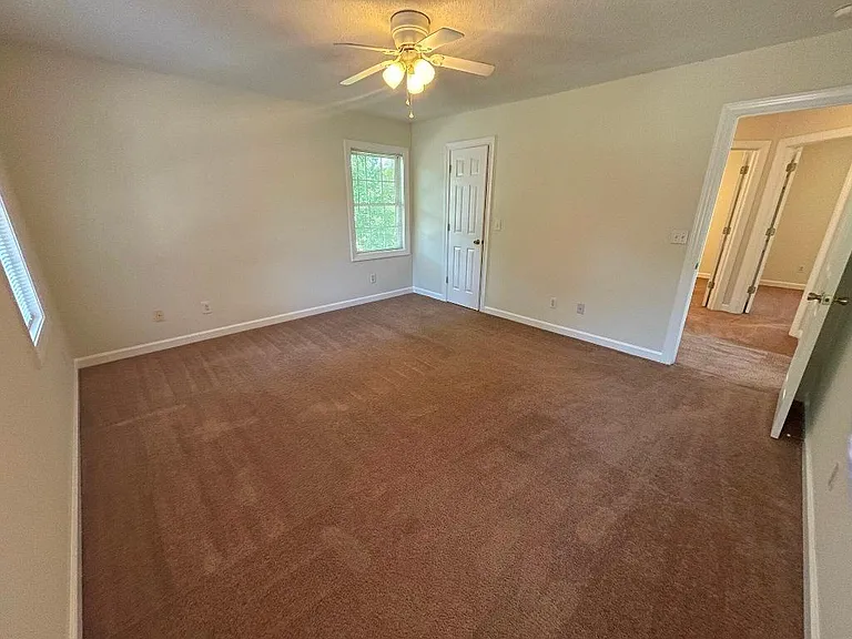 605 Avery St — Photo 28