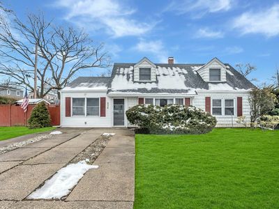 2054 Sydney, Merrick, NY, 11566