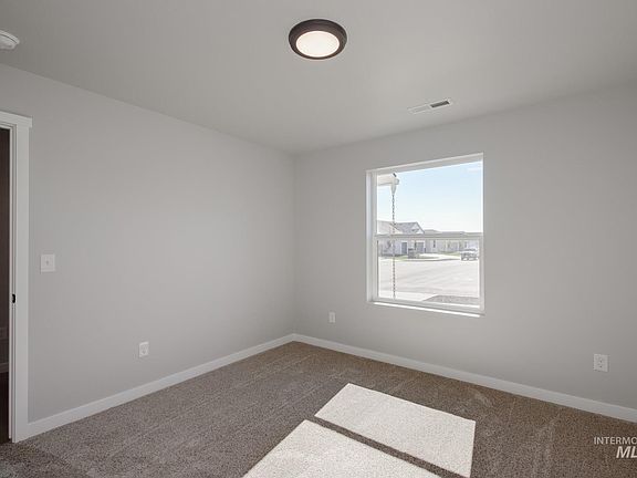 3rd image of 2202 N Iditarod Ave