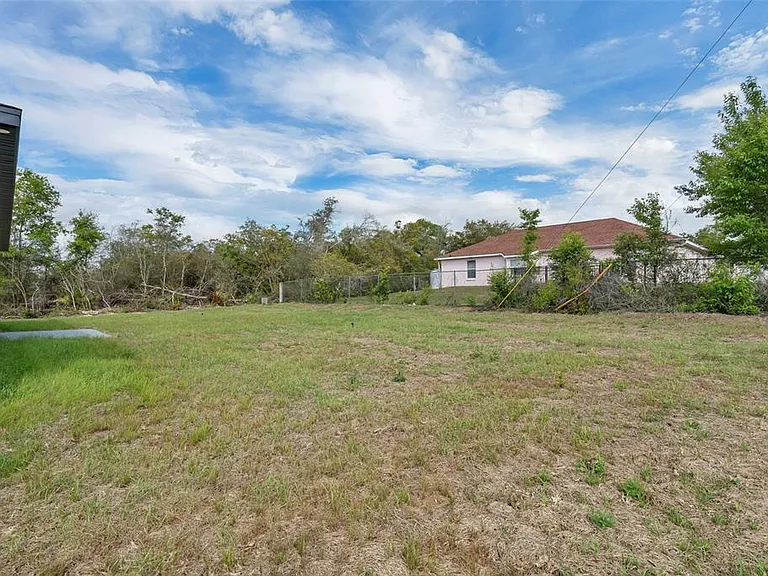 2211 SW 153rd Pl — Photo 45