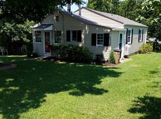 402 McArthur Dr, Rockville, MD