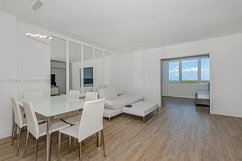 2301 Collins Ave #1528 Photo 1