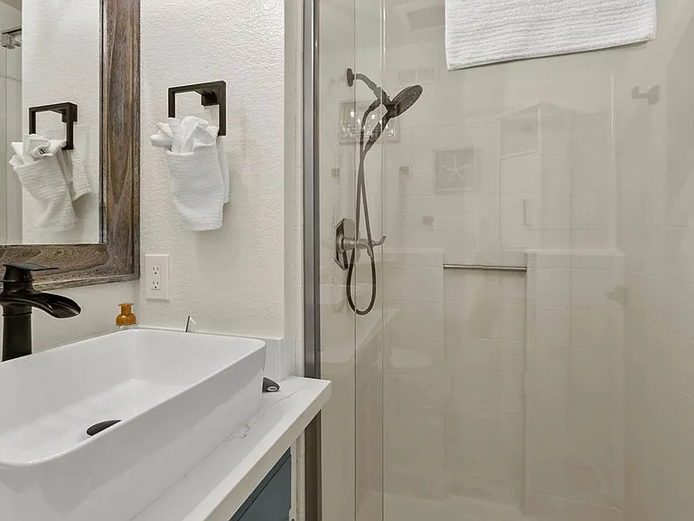 8 Coral Rdg — Photo 18