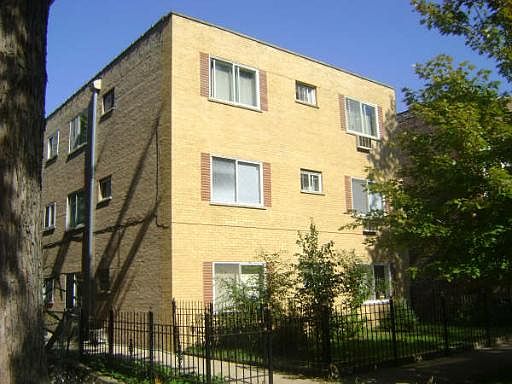 1st image of 1432 W Rosemont Ave APT 1S