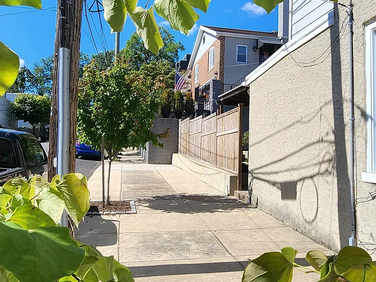 3591 Calumet St — Photo 4