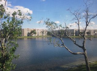 7636 Fairfax Dr #205, Tamarac, FL 33321