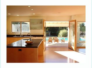 1548 E Altadena Dr, Altadena, CA 91001