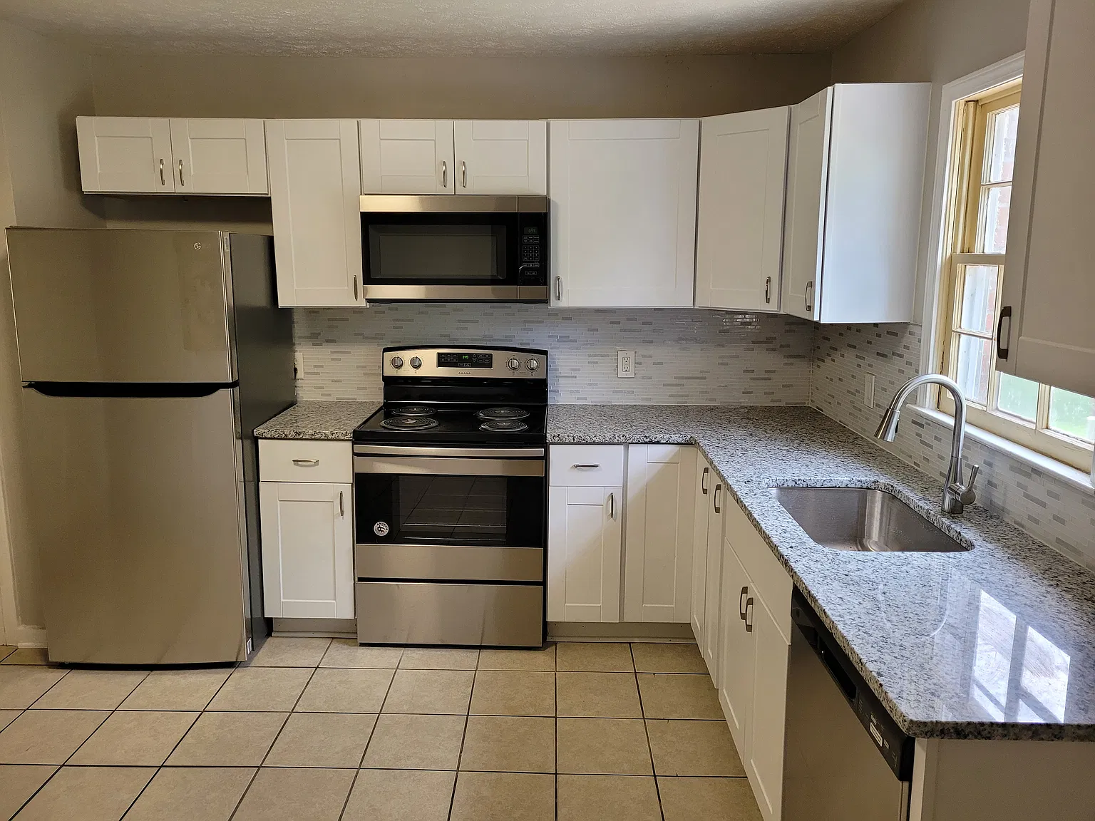 2 bed, 750 sqft, $1,200 — Photo 1
