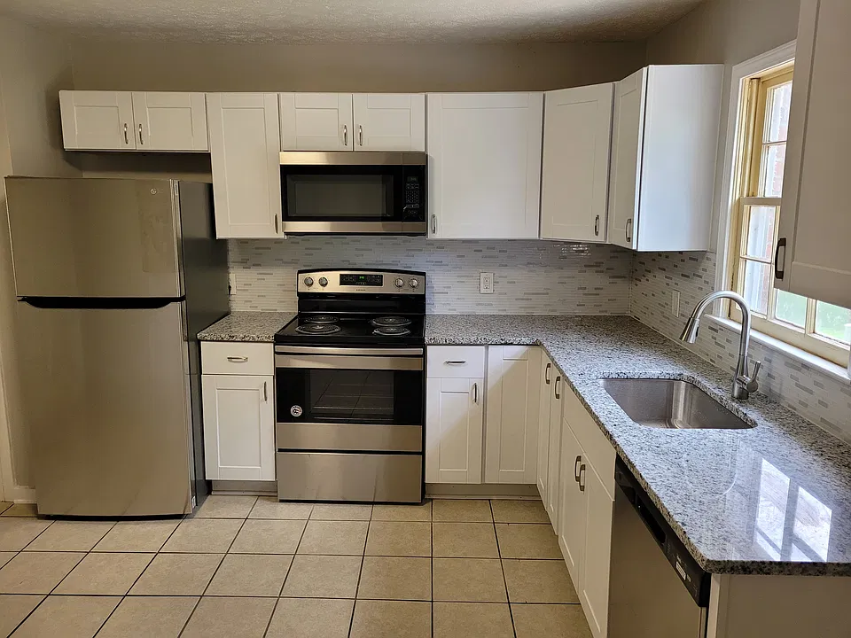 612 Golden St #3