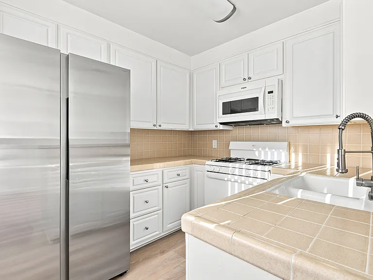 1799 N Hollywood Way #J — Photo 7