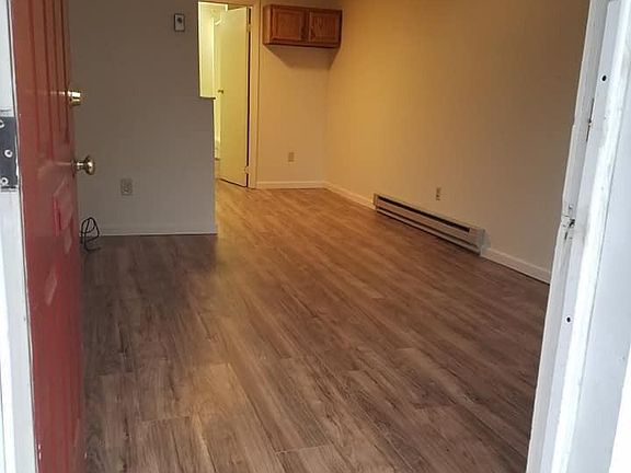 2nd image of 209 Wolcott St 32 Farragut 24 E 26 32 Farragut S #6707566