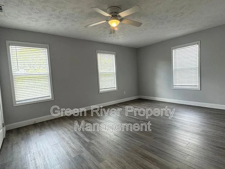 2803 College St — Photo 15