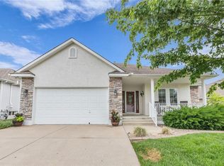 4771 SW Leafwing Dr, Lees Summit, MO 64082