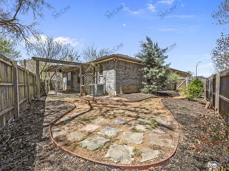 5719 Colebrook Trl — Photo 18