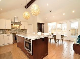 1 Edgewater Pl, Winchester, MA 01890