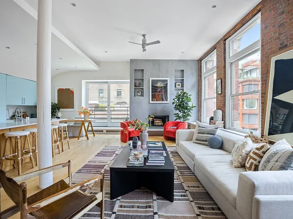 19 Bond St APT 4A, New York, NY 10012