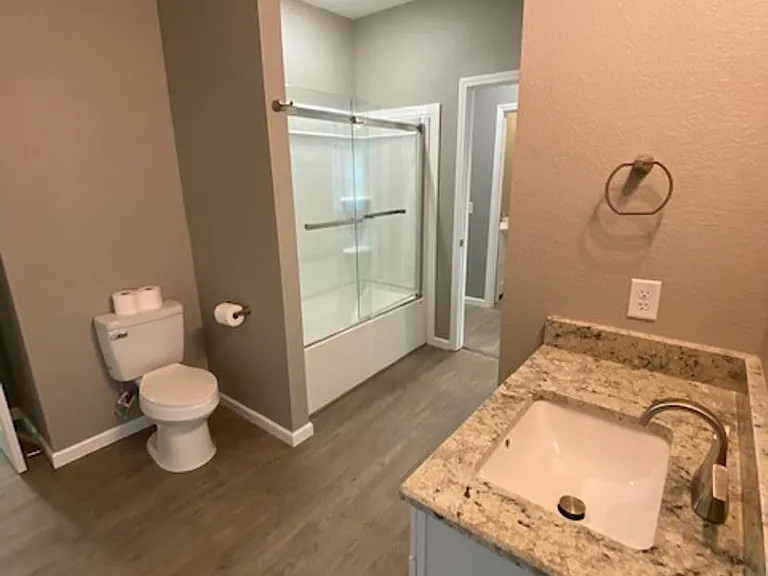 602 Jefferson St — Photo 11