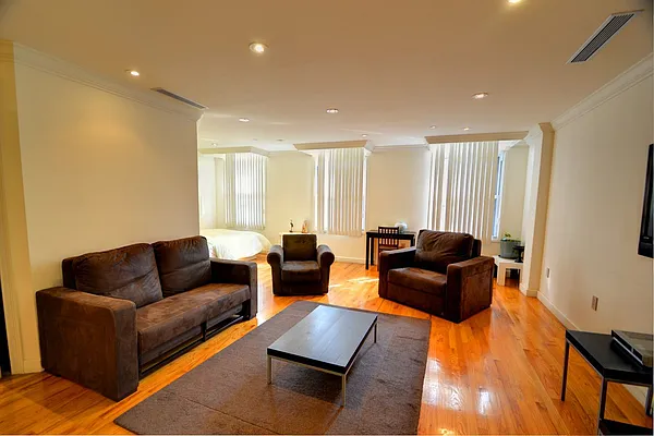 Rented by Smart City Real Estate LLC | media 38