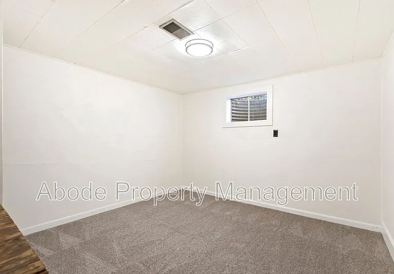 328 N Roosevelt Ave — Photo 17