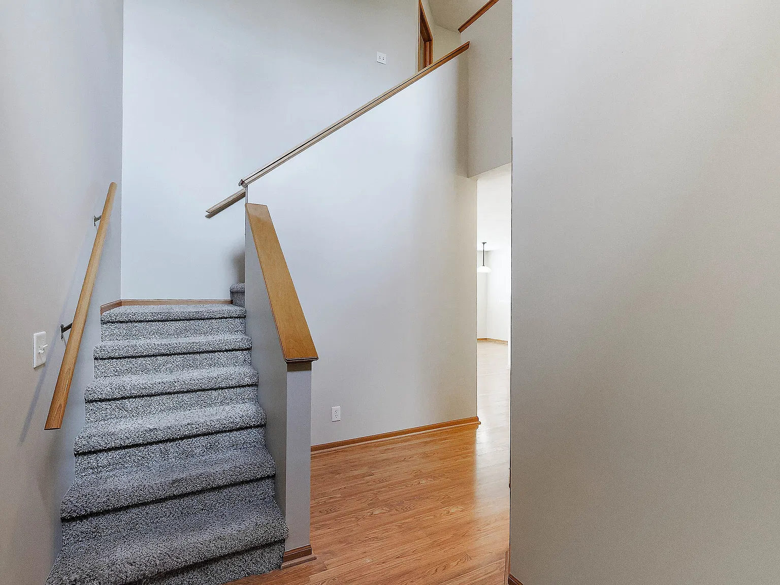 3 bed, 2.5 bath, 1739 sqft, $1,599 — Photo 3