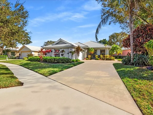 8697 Doverbrook Dr, Palm Beach Gardens, FL 33410