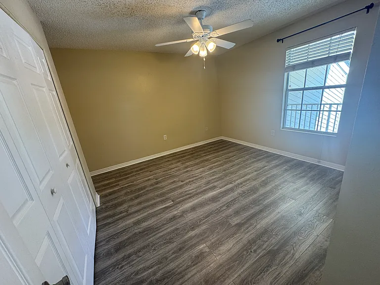 314 Lake Parsons Grn #201 — Photo 17