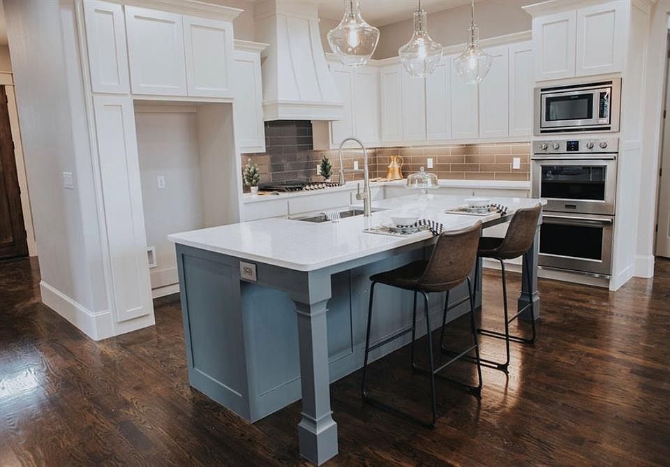 1st image of 3638 Rosewood