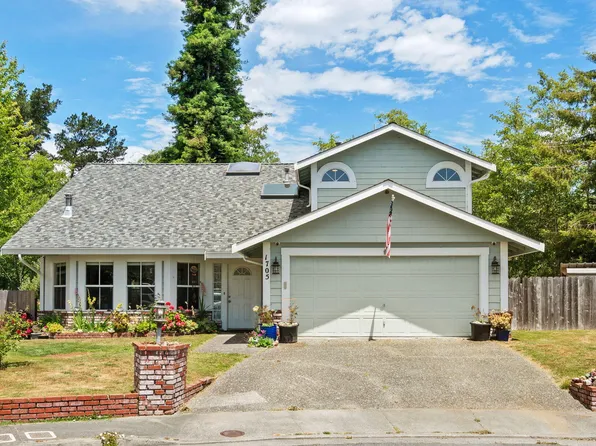 1705 Blue Jay Ct, Fortuna, CA 95540
