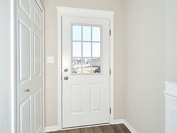 3rd image of 12163 Meyers Pl