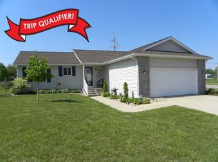 805 Moose Dr NW, Cedar Rapids, IA 52405