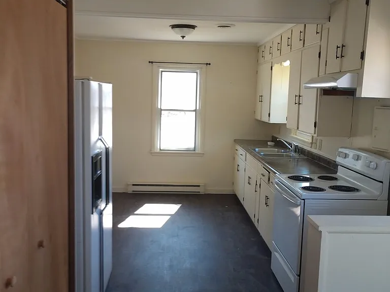702 Main St — Photo 5