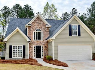 5453 Forest Dr, Loganville, GA 30052