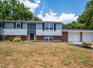 4 Meadowbrook Dr, Selinsgrove, PA 17870