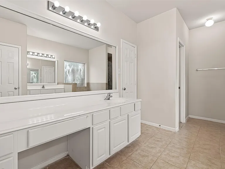 21711 Crest Peak Way — Photo 33