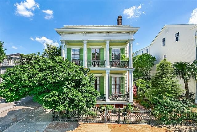 2700 Coliseum St New Orleans La 70130 Zillow