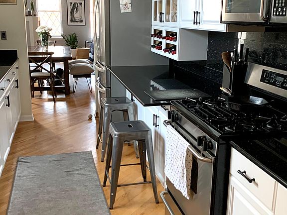 4th image of 1411 N Bosworth Ave #3