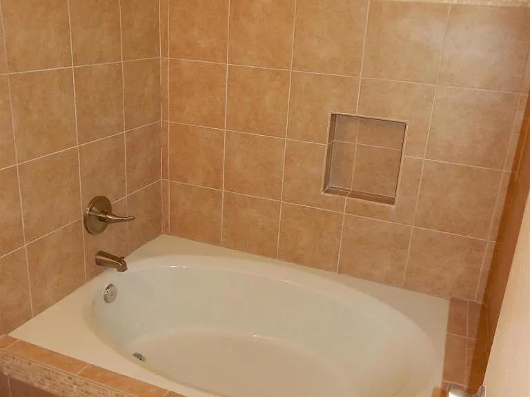 2374 Caringa Way — Photo 36