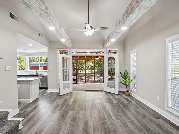 4th image of 28555 Persimmon Ln