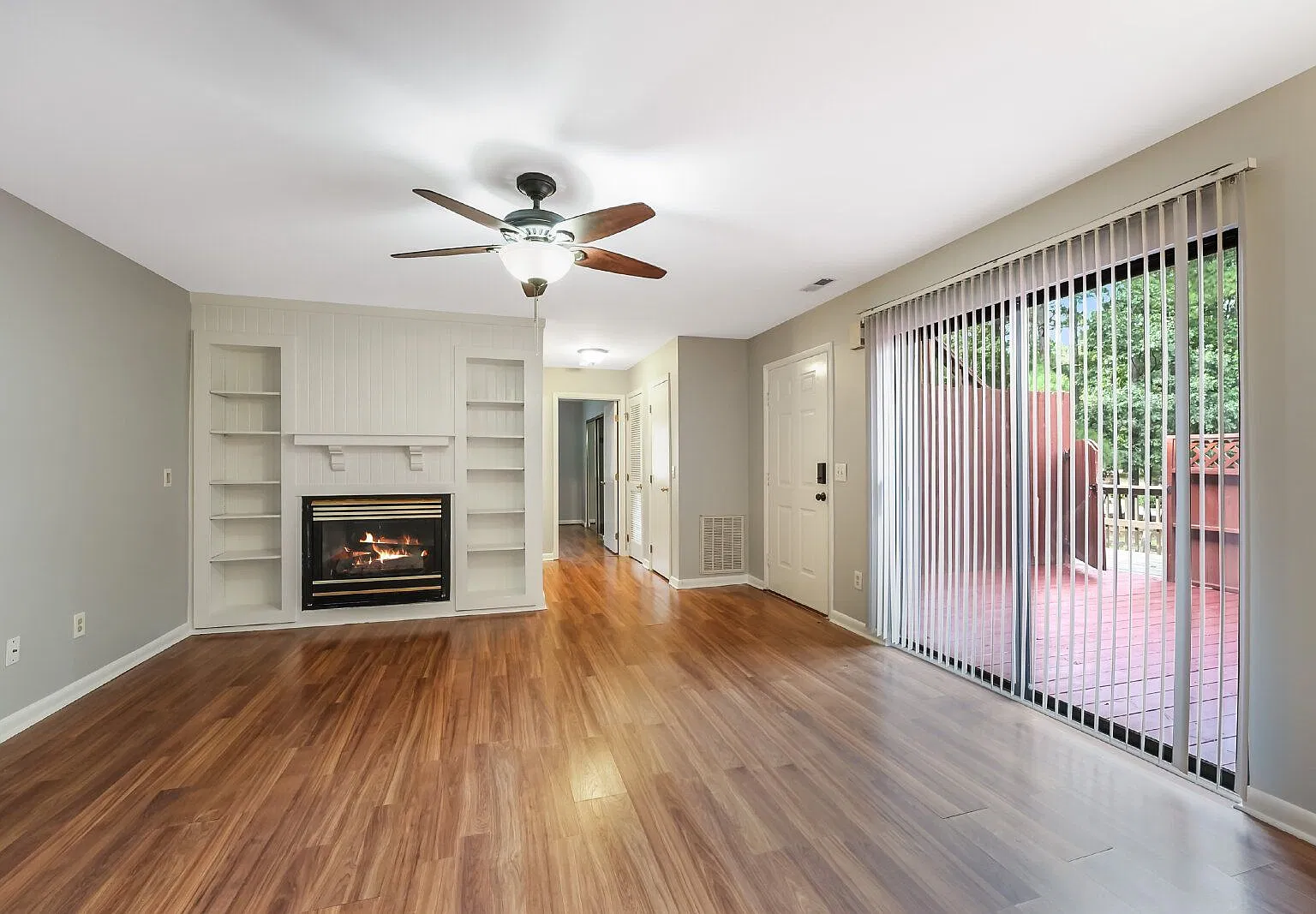 2 bed, 2.0 bath, 975 sqft, $1,500 — Photo 3