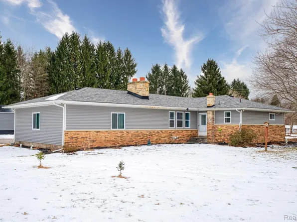 5217 Bull Run Rd, Gregory, MI 48137