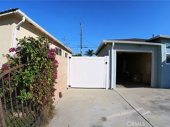 3rd image of 1808 N Grape Ave