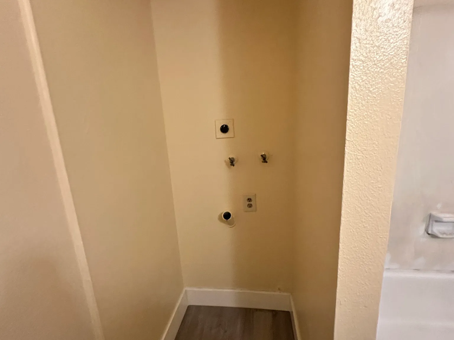 2 bed, 835 sqft, $1,350 — Photo 4