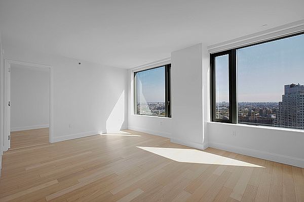 1st image of 10 City Pt APT 27H