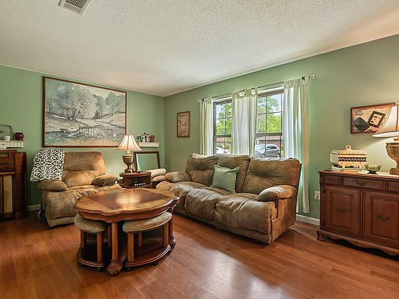4th image of 15580 Parkwood Dr S