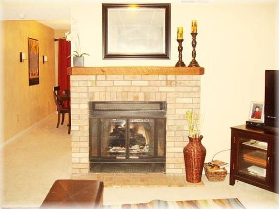3rd image of 809 Westwood Vlg