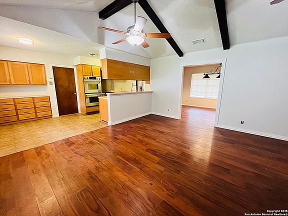 5th image of 1735 DEER RUN ST