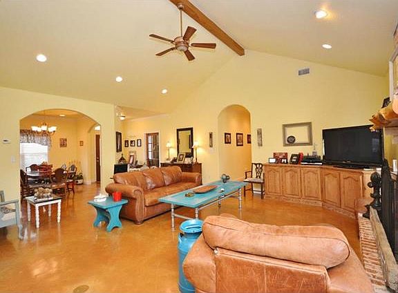 4th image of 3451 Emhouse Rd