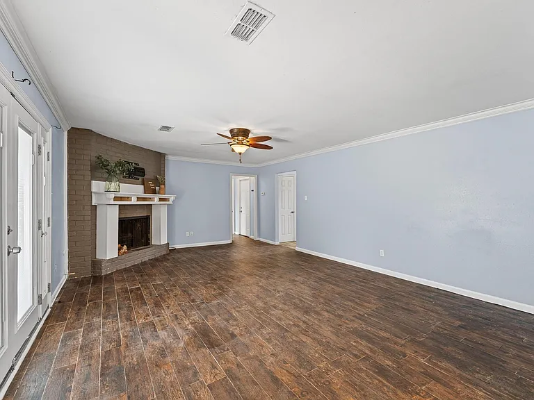 427 Whitecap Dr — Photo 9
